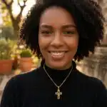 Colar com Pingente Crucifixo