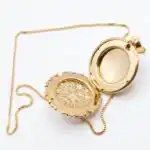 Colar Relicário Detalhado Folheado a Ouro 18k - Imagem 3