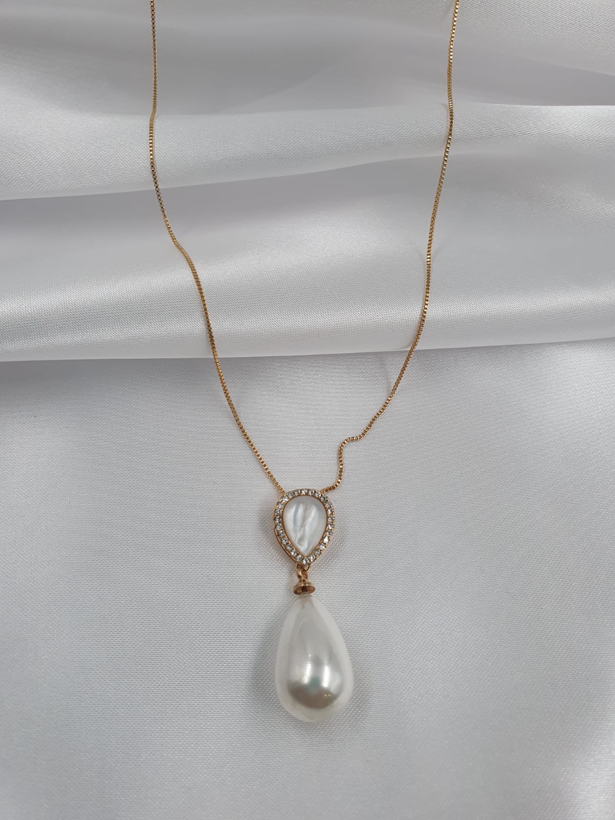 WhatsApp Image 2024-05-08 at 11.01.27(1) Colar de Pérola Folheado a Ouro 18k - Imagem 1