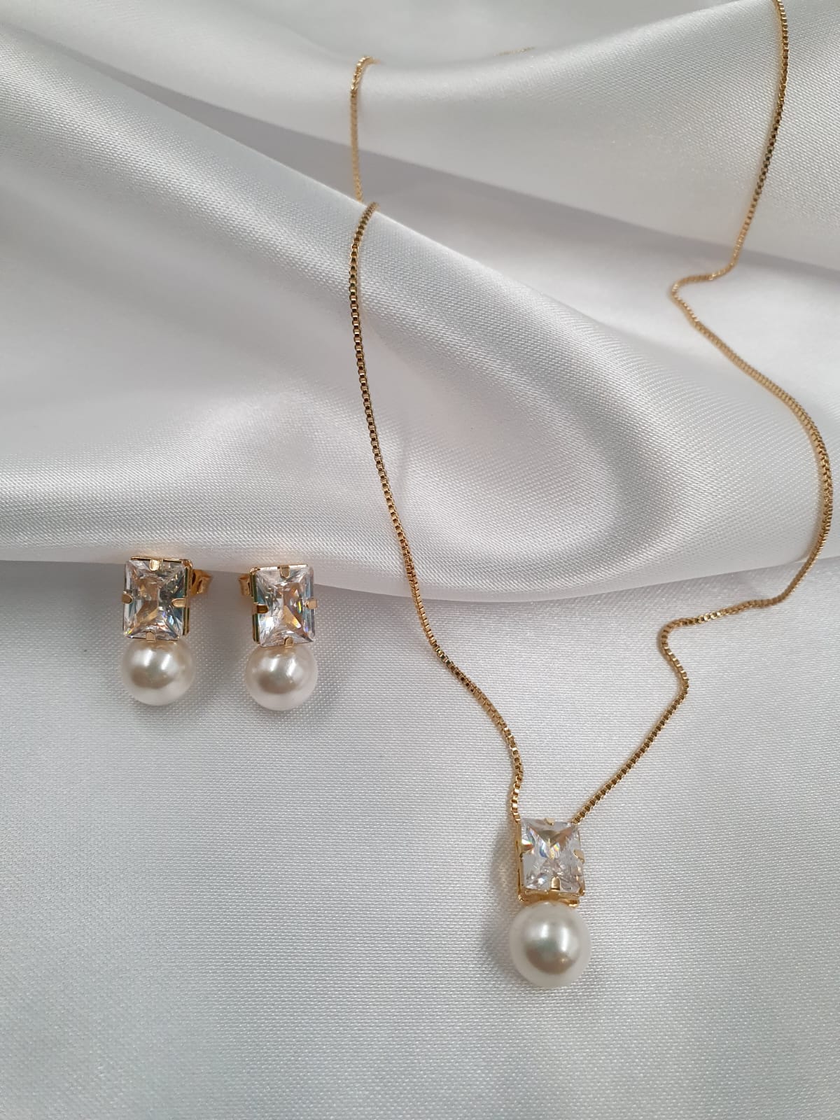 WhatsApp Image 2024-05-08 at 11.32.27(1) Conjunto Pérola Folheado a Ouro 18k - Imagem 1