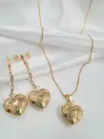 Conjunto colar e Brinco Coração Folheado a Ouro 18k - Imagem 3