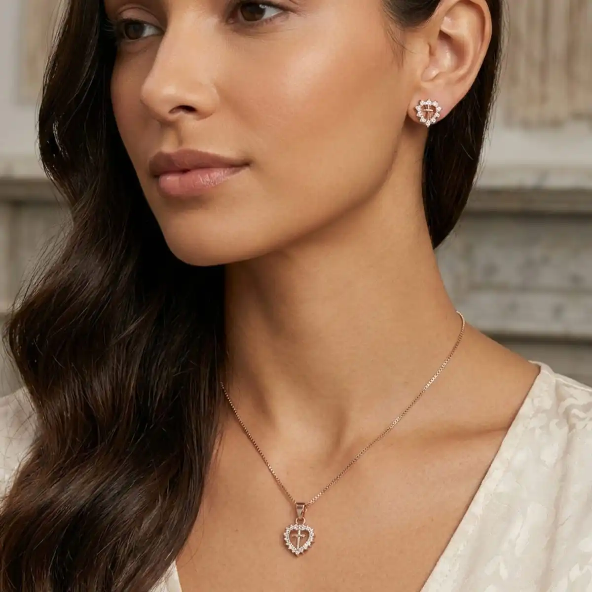 WhatsApp Image 2026-03-04 at 09.23.29 conjunto colar e brinco folheado a ouro 18k - Imagem 1