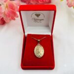 Colar com Medalha São Sebastião Folheado a Ouro 18k. - Imagem 6